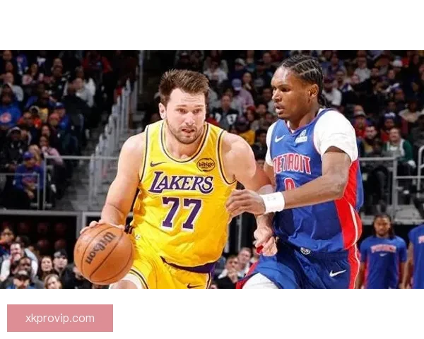 湖人遭活塞双杀无缘十连胜东契奇空砍32分詹姆斯带伤接近三双 湖人遭活塞双杀无缘十连胜东契奇空砍32分詹姆斯带伤接近三双